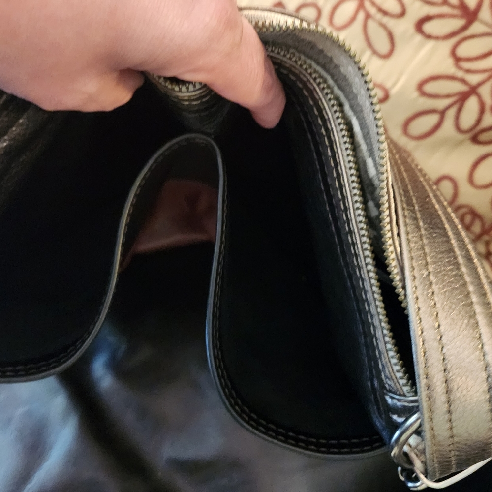 Rough and Tumble VVGUC Medium Open Pocket Hobo windso/Redwood - Picture 10 of 13